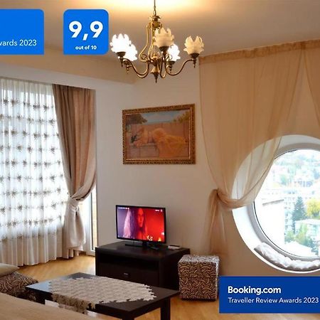 Sunny Apartment In The City Center Truskavets Exteriör bild